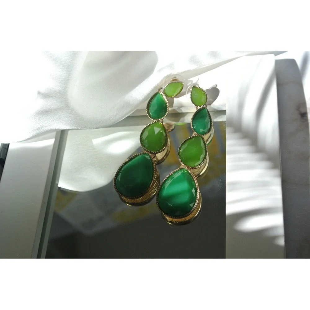 Banana Republic Ombre Green Faceted Stone Tiered Teardrop Drop Earrings OS